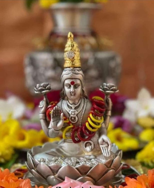 nInE gati-yenage vanaja-nEtre