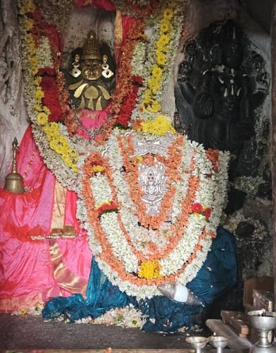jayavade jayavade ee manetanake