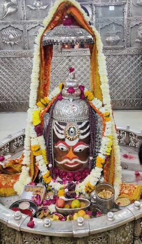 jangamaru nAvu jagadoLu